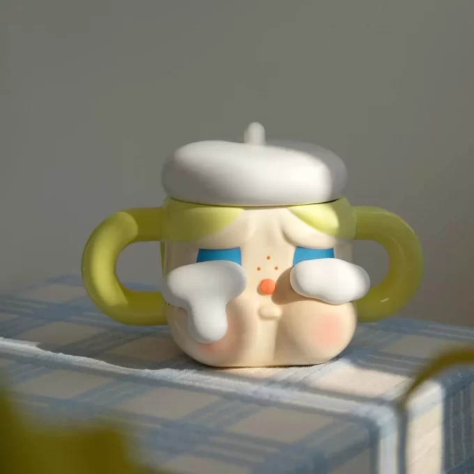 CRYBABY Sad Club Series – Keramický hrnek (zlatý)