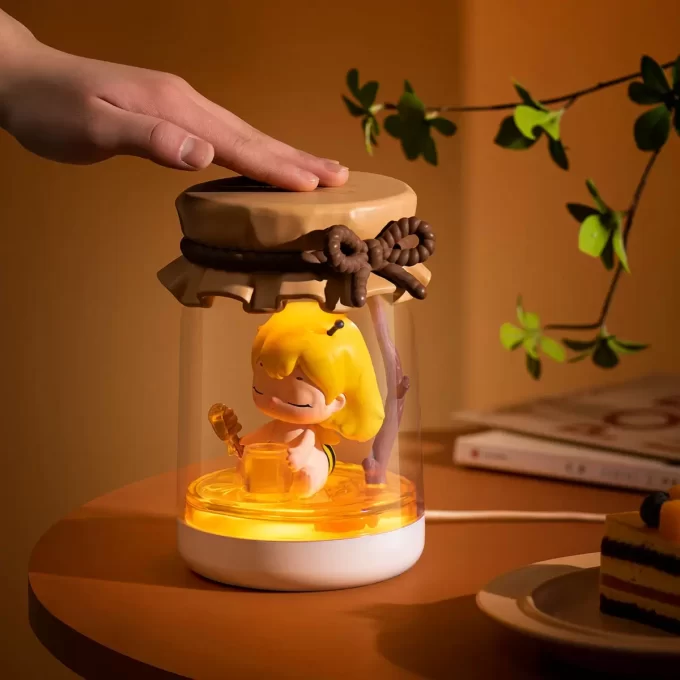 Figurka HONEY BEEDY ze sklenice s světlem