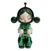Figurka Skullpanda z Pop Martu x Crocs OOTD
