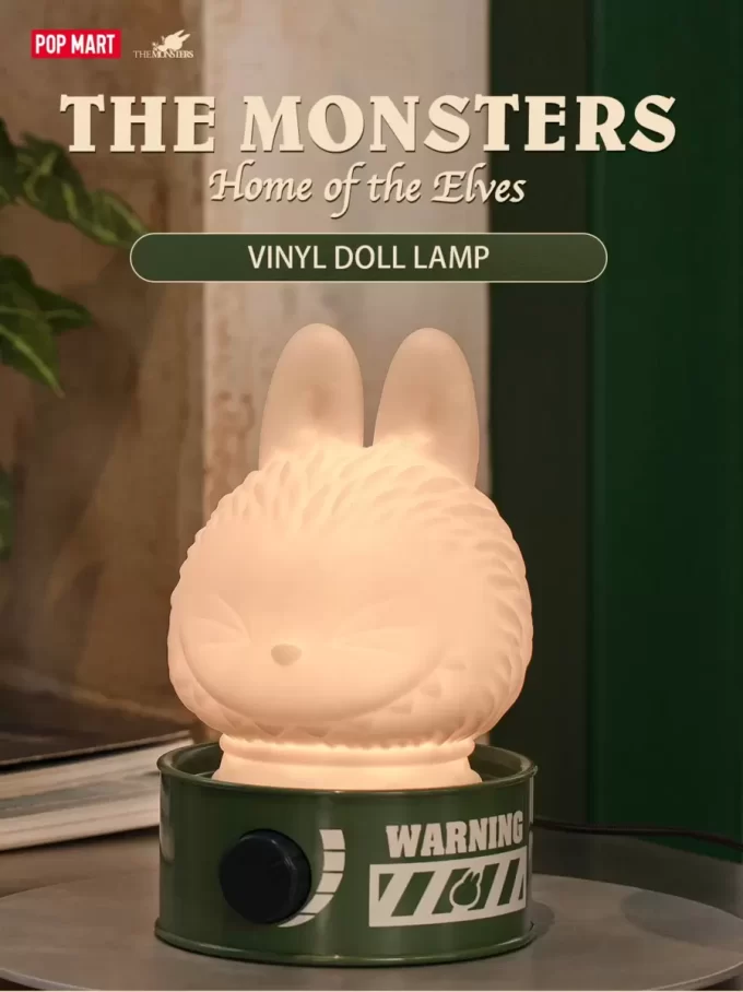 PŘÍŠERY Série Domov elfů – Vinylová lampa pro panenky