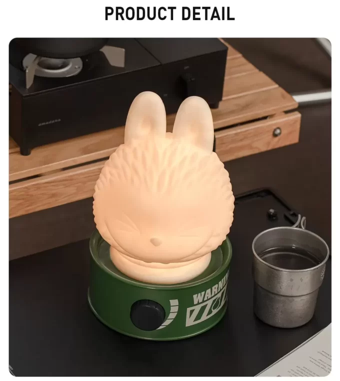 PŘÍŠERY Série Domov elfů – Vinylová lampa pro panenky