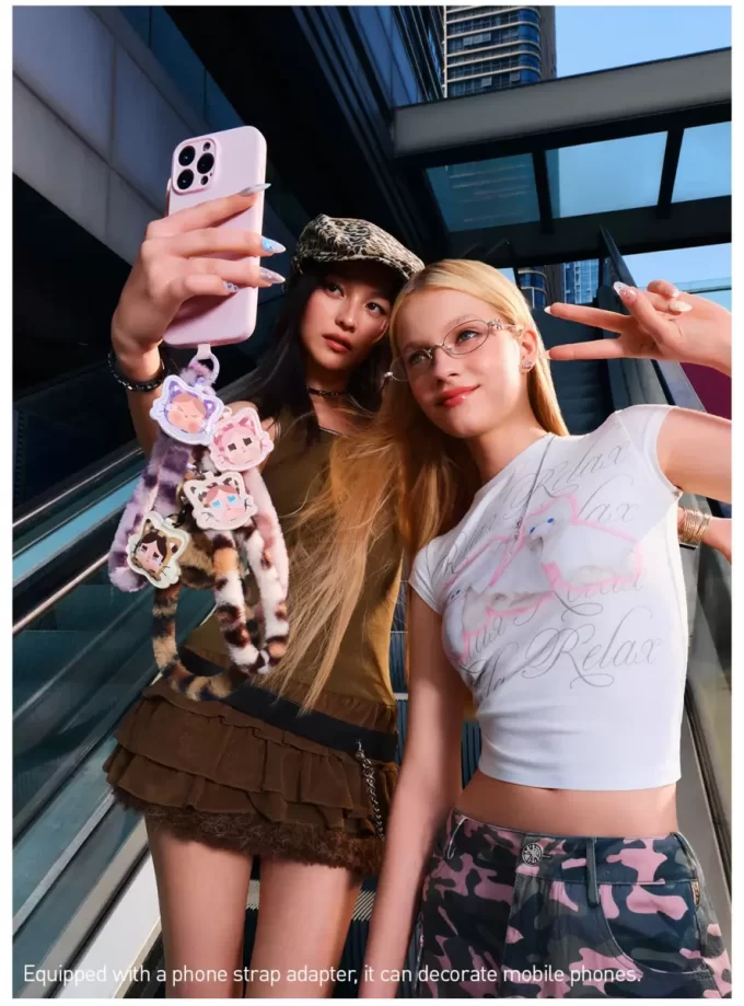 Přívěsek na telefon CRYBABY Wild But Cutie Series – zaslepovací krabička