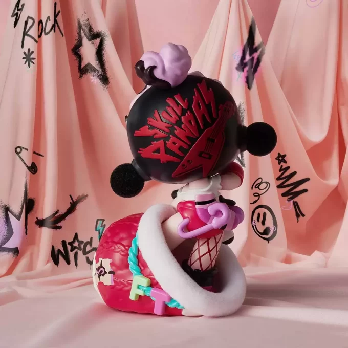 SKULLPANDA Figurka překvapení z punčochy SKULLPANDA Figurka překvapení z punčochy