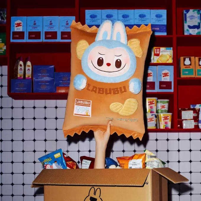 THE MONSTERS Wacky Mart Series – Polštář (Chips)
